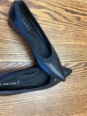 Anne Klein Black Pointed Toe Flats with Low Heel